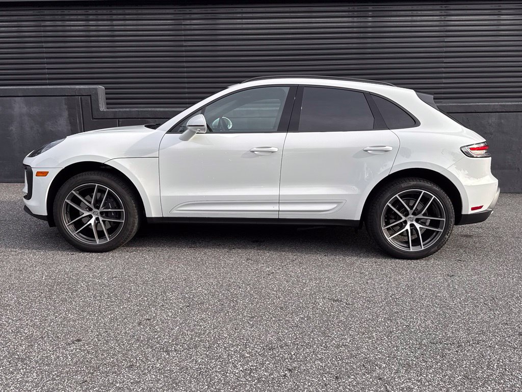 Certified 2026 Porsche Macan AWD/4WD image 2