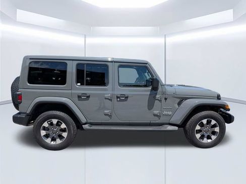 Used 2022 Jeep Wrangler Unlimited Sahara w/ Cold Weather Group AWD/4WD image 3