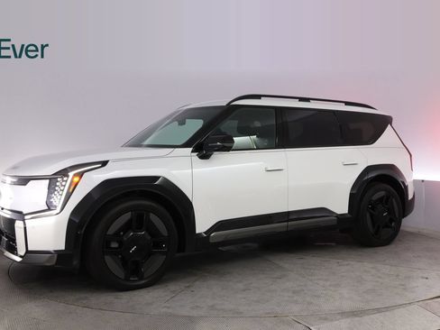 Used 2024 Kia EV9 GT-Line AWD/4WD image 18