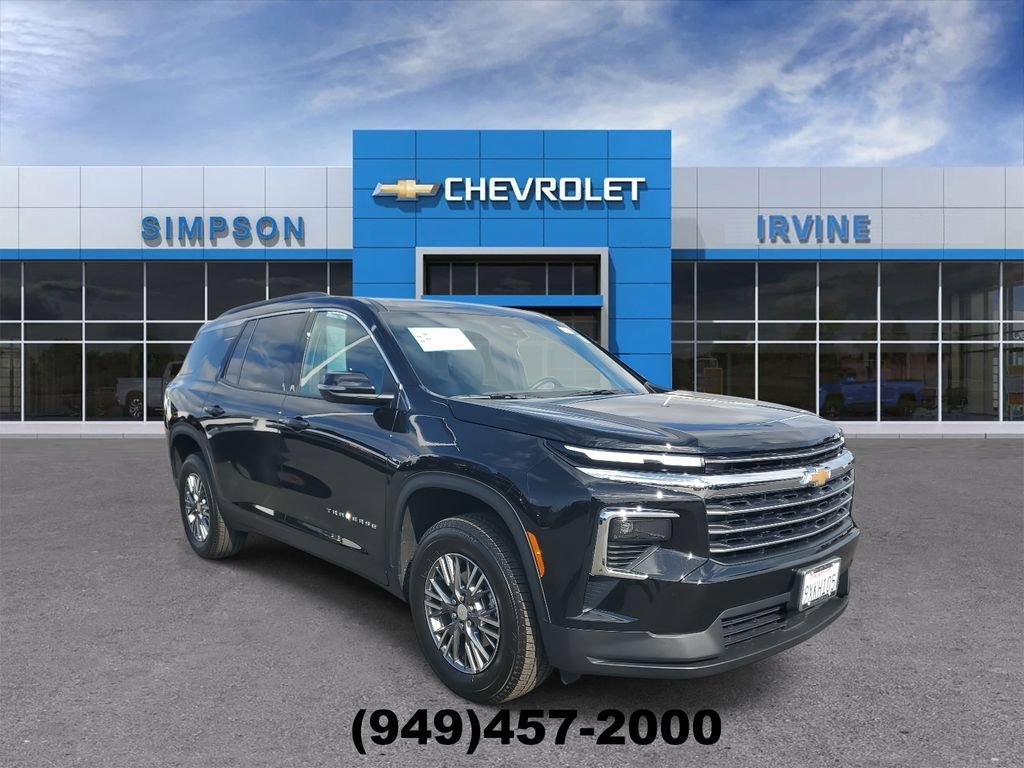Used 2026 Chevrolet Traverse LT FWD image 2