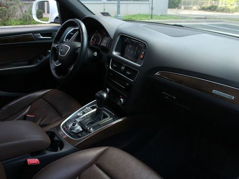 Used 2017 Audi Q5 2.0T Premium image 26