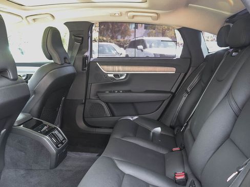 Used 2023 Volvo S90 B6 Plus AWD/4WD image 21