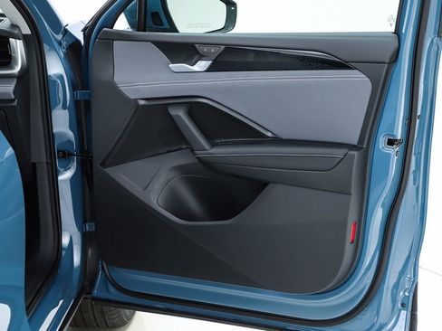 New 2026 Volkswagen Tiguan SE image 32