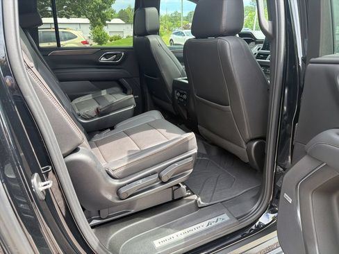Used 2023 Chevrolet Suburban High Country AWD/4WD image 23
