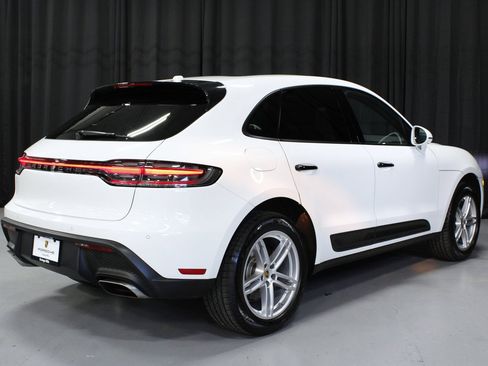 Certified 2025 Porsche Macan image 7