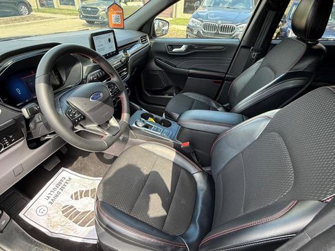 Used 2025 Ford Escape ST-Line image 9