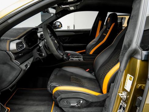 Used 2023 Lamborghini Urus Performante AWD/4WD image 8