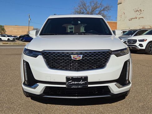 Used 2022 Cadillac XT6 Premium Luxury image 10