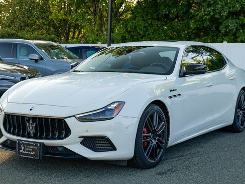 Used 2022 Maserati Ghibli Modena Q4 image 3