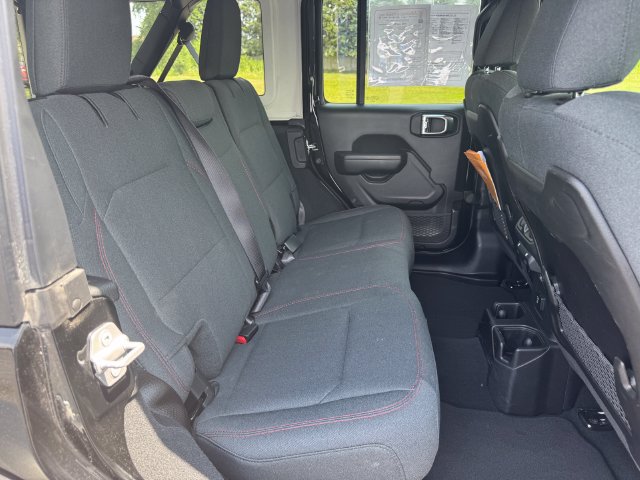 Used 2026 Jeep Wrangler Unlimited Rubicon AWD/4WD image 16