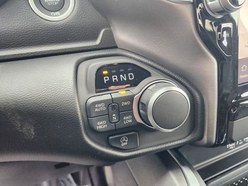 New 2026 RAM 1500 4x4 Crew Cab image 19