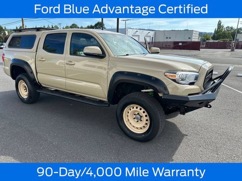 Used 2016 Toyota Tacoma TRD Off-Road w/ Premium & Technology Package AWD/4WD image 10
