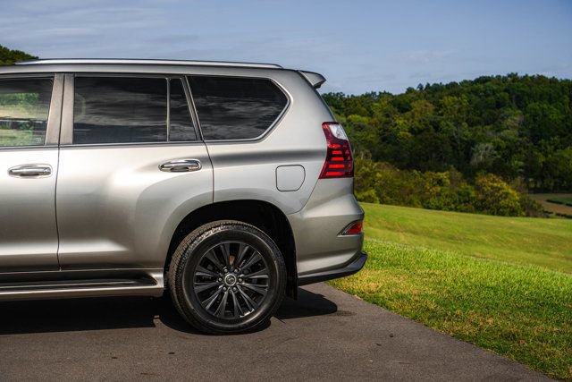 Used 2020 Lexus GX 460 Luxury w/ Luxury Sport Package AWD/4WD image 15