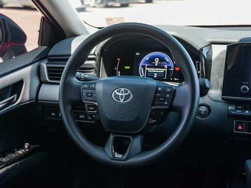 Used 2026 Toyota Camry LE w/ Convenience Package FWD image 12