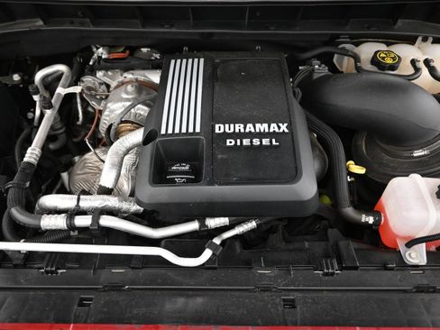 Used 2023 Chevrolet Silverado 1500 LT AWD/4WD image 27