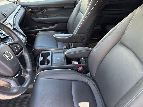 Used 2025 Honda Odyssey Touring image 12