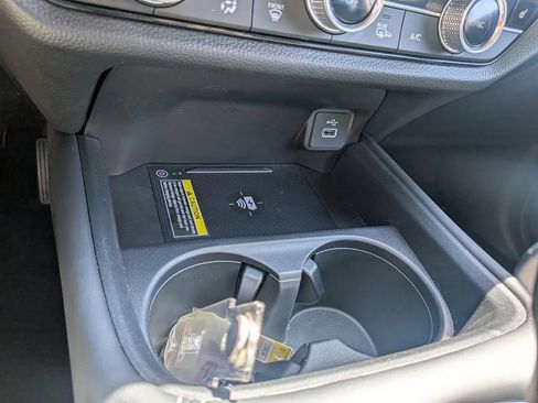 Certified 2024 Honda HR-V EX-L image 17