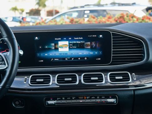 Used 2020 Mercedes-Benz GLE 350 4MATIC w/ Premium Package image 13