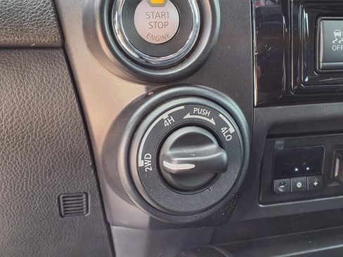 Used 2023 Nissan Titan PRO-4X AWD/4WD image 25