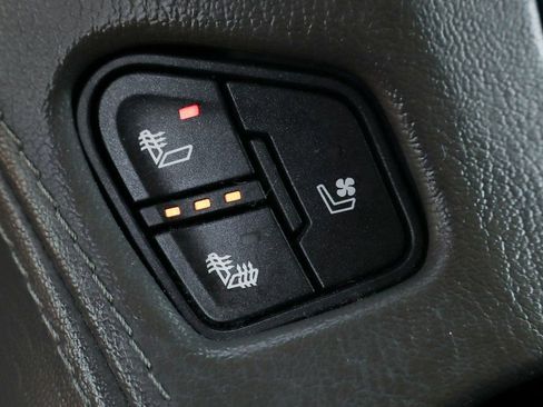 Used 2018 GMC Yukon Denali w/ Denali Ultimate Package image 38