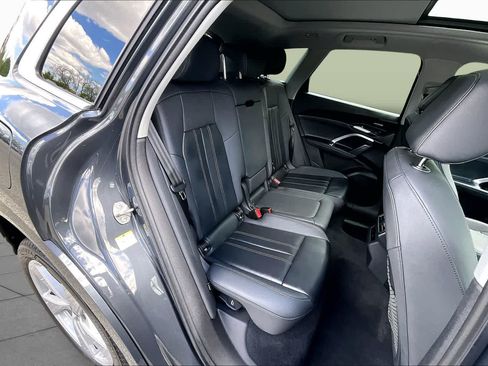 Used 2025 Audi Q5 Premium Plus w/ Premium Plus AWD/4WD image 20