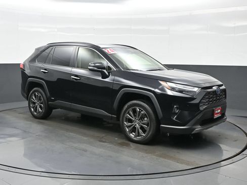 Used 2024 Toyota RAV4 Limited w/ Advanced Technology Package AWD/4WD image 8
