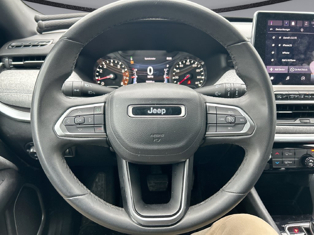 Used 2024 Jeep Compass Latitude AWD/4WD image 5