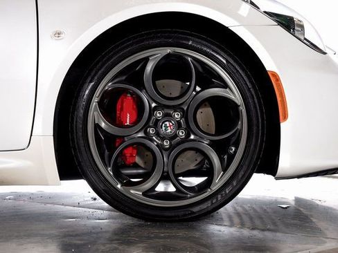 Used 2019 Alfa Romeo 4C Spider RWD image 15