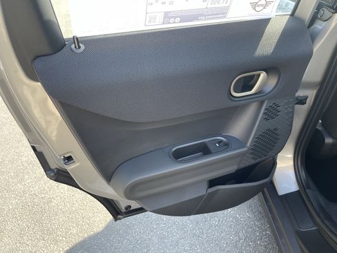 Used 2026 MINI Cooper 4-Door Hardtop FWD image 13