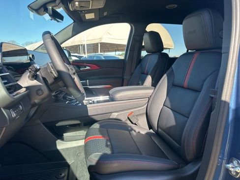 New 2026 Chevrolet Traverse RS w/ LPO, Floor Liner Package image 9