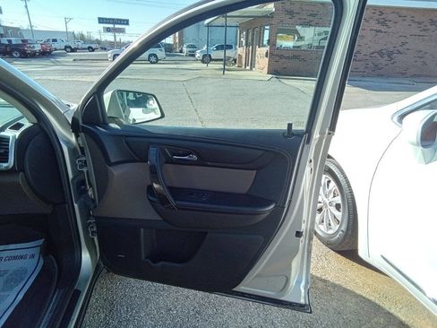 Used 2013 GMC Acadia SLT image 4