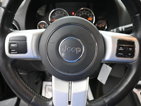 Used 2016 Jeep Compass High Altitude AWD/4WD image 17