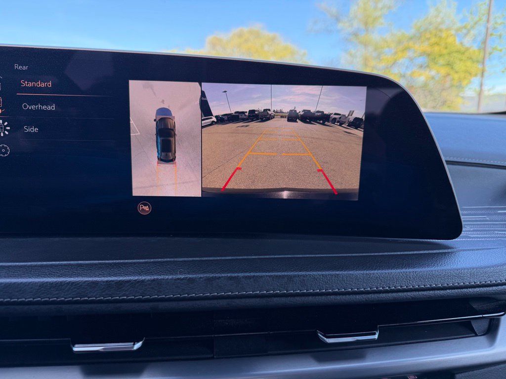 Used 2025 Cadillac XT4 Premium Luxury FWD image 21
