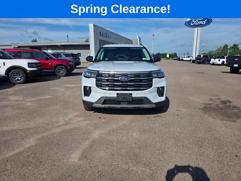Used 2026 Ford Explorer Active w/ Active Comfort Package AWD/4WD image 10