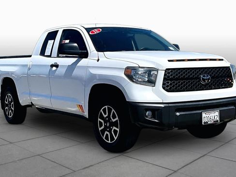Used 2018 Toyota Tundra SR RWD image 2