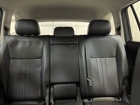 Used 2022 Volkswagen Tiguan SE image 15