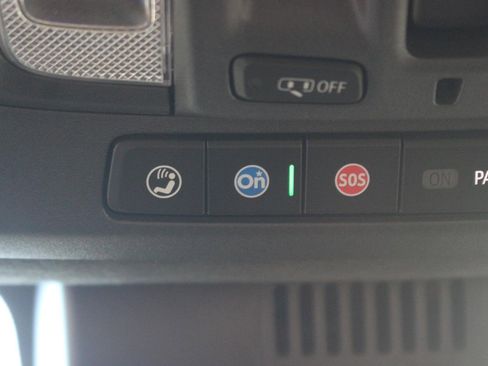 Used 2024 GMC Sierra 2500 AT4X AWD/4WD image 35