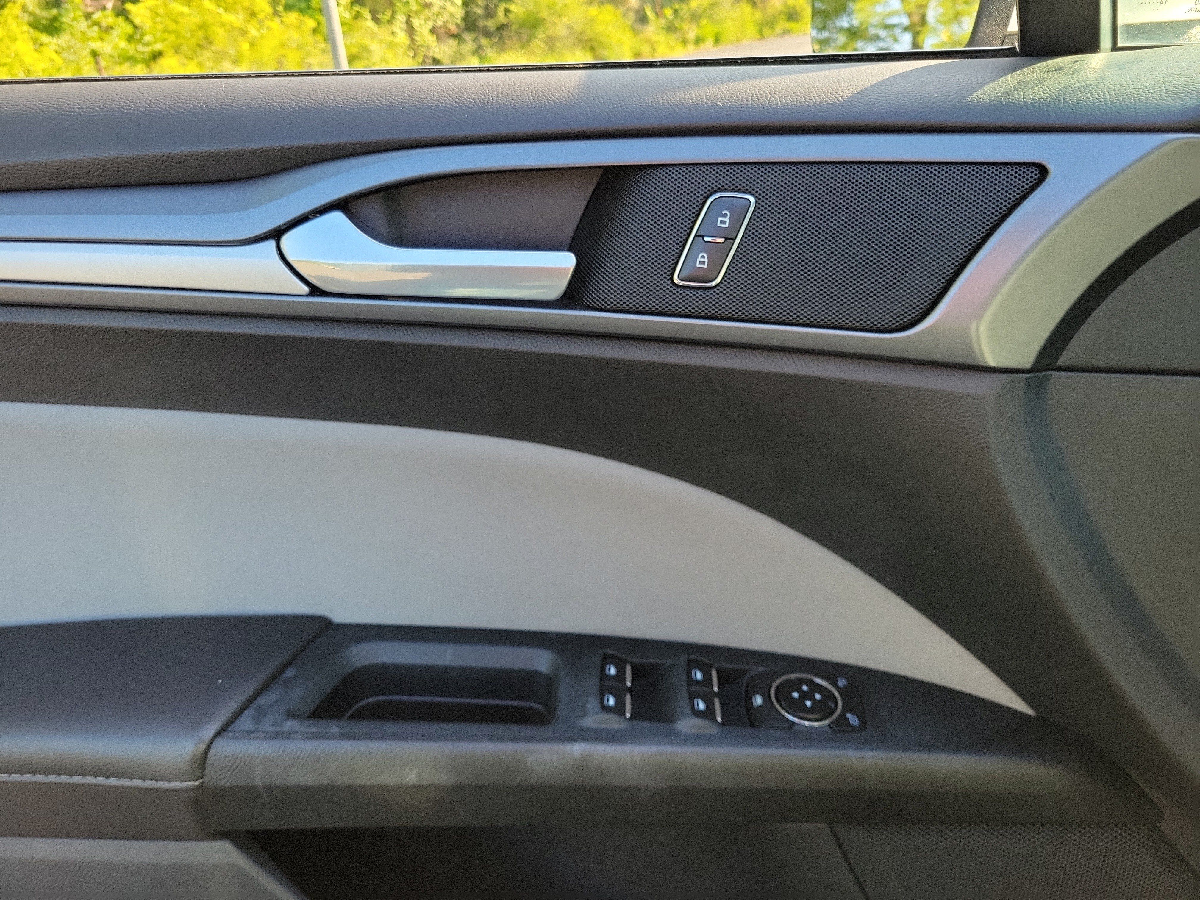 Used 2015 Ford Fusion S FWD image 17