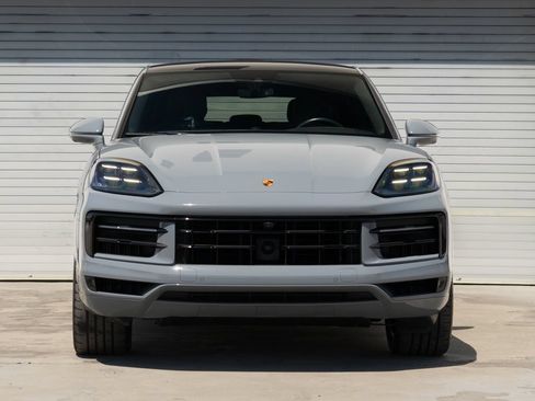 Certified 2024 Porsche Cayenne S AWD/4WD image 27