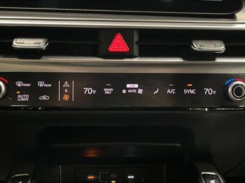 Used 2025 Kia Sorento EX w/ EX Panoramic Sunroof Package AWD/4WD image 18