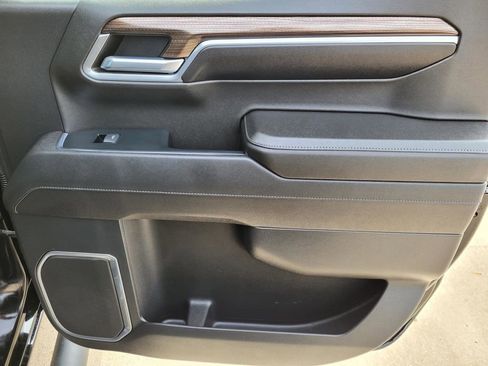 Used 2023 Chevrolet Silverado 1500 RST w/ Redline Edition image 12