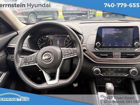 Used 2023 Nissan Altima 2.5 SV FWD image 6