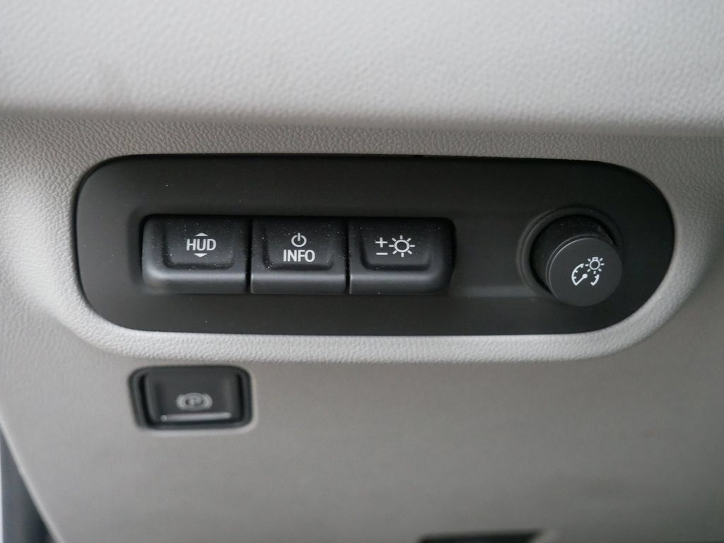 Used 2023 GMC Terrain SLT w/ Infotainment Package II AWD/4WD image 16