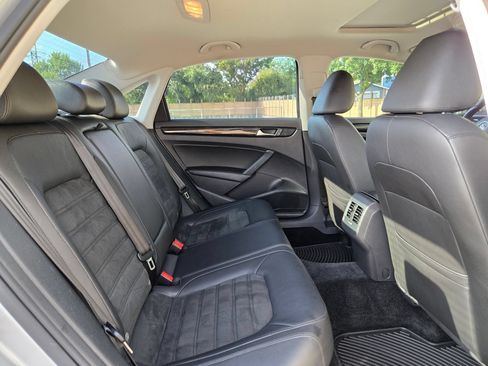 Used 2015 Volkswagen Passat 1.8T SEL Premium FWD image 26
