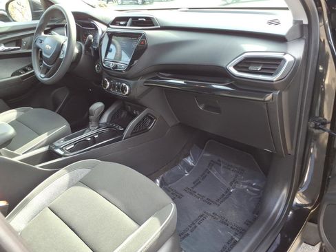 Certified 2023 Chevrolet TrailBlazer LT w/ Convenience Package FWD image 9