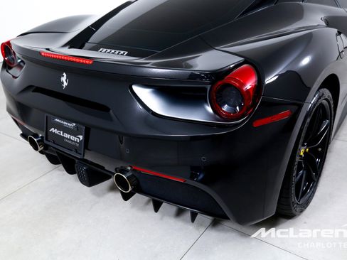 Used 2018 Ferrari 488 GTB RWD image 31