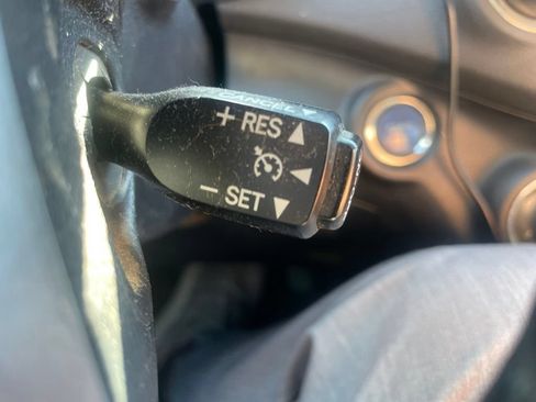 Used 2013 Toyota Highlander Limited AWD/4WD image 17