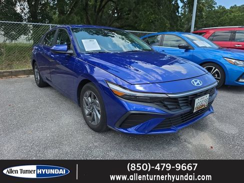 Used 2024 Hyundai Elantra SEL FWD image 1