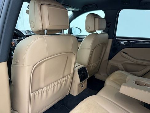 Used 2019 Porsche Macan Base image 31