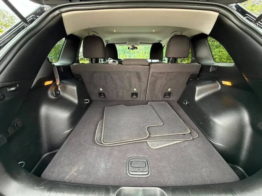 Used 2019 Jeep Cherokee Latitude w/ Popular Appearance Group FWD image 8